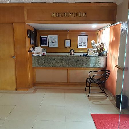 Hotel Regency Thiruvananthapuram Kültér fotó
