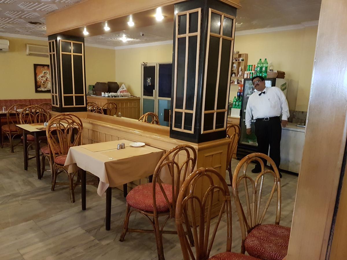 Hotel Regency Thiruvananthapuram Kültér fotó