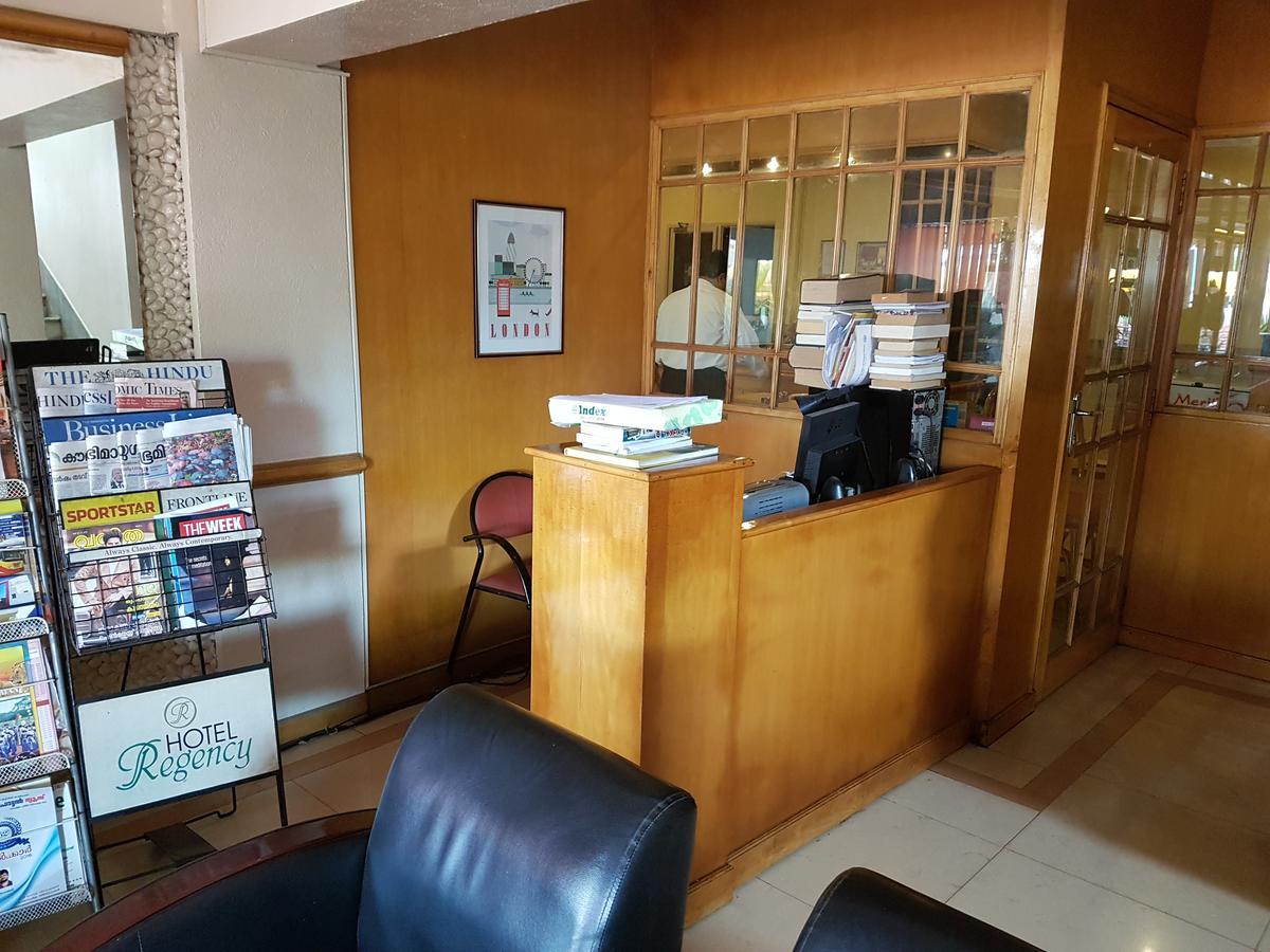 Hotel Regency Thiruvananthapuram Kültér fotó